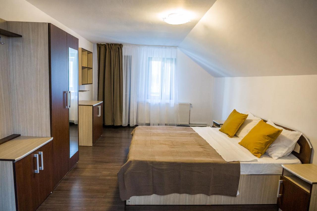 Pensiunea Xandra Hotel Corbi Exterior foto